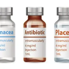 Trzy fiolki: "Panacea", "Antibiotic" i "Placebo". Co to placebo? To substancja bez działania leczniczego, stosowana w badaniach.