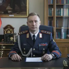 Praca w wojsku po studiach prawniczych - jak zdobyć wymarzoną karierę?