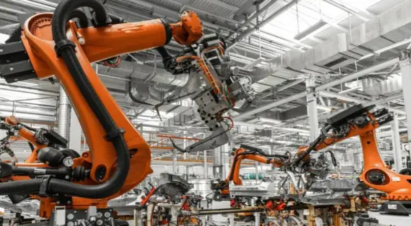 Praca po studiach mechanika i budowa maszyn - jak uniknąć trudności w karierze