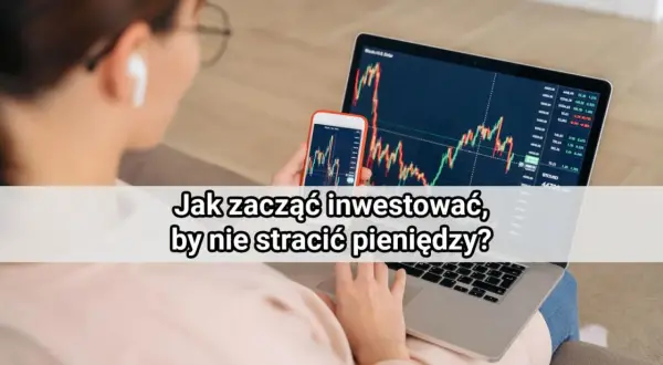 Kobieta analizuje wykresy na laptopie i telefonie, ucząc się, jak zacząć inwestować mądrze.